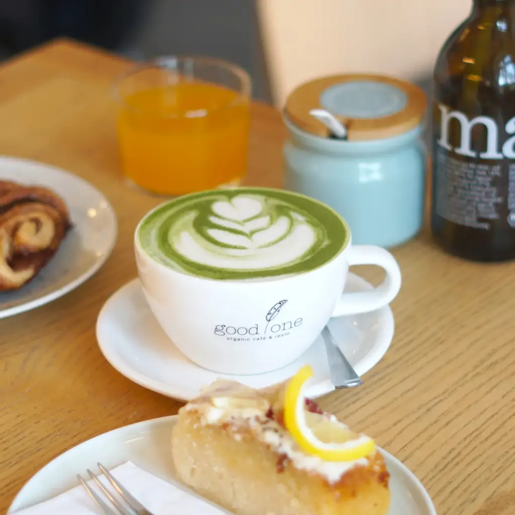 Matcha Latte mit @matchasome und Hafermilch von Mœlk samtig aufgeschäumt