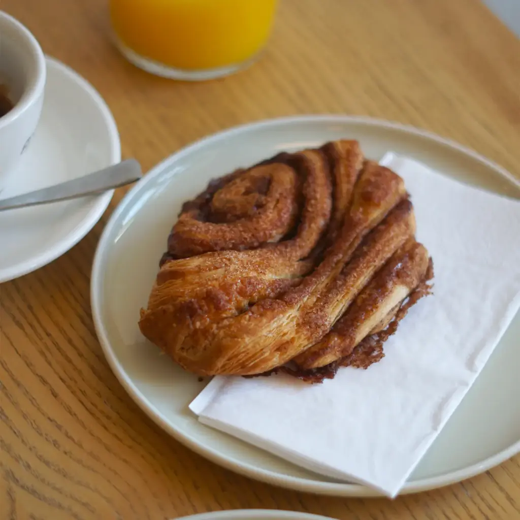 Franzbrötchen mit Das Hamburger Original – blättriger Hefeteig mit reichlich Zimt
